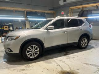 Used 2016 Nissan Rogue SV AWD * Panoramic Sunroof * Keyless Entry * Rear View Camera * Push To Start Ignition * Heated Seats * Power Locks/Windows/Side View Mirrors/Driver S for sale in Cambridge, ON