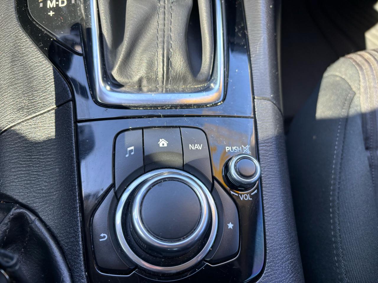2015 Mazda MAZDA3 GS, Hatch Back, Back-Up-Camera, Alloy Wheels, - Photo #14