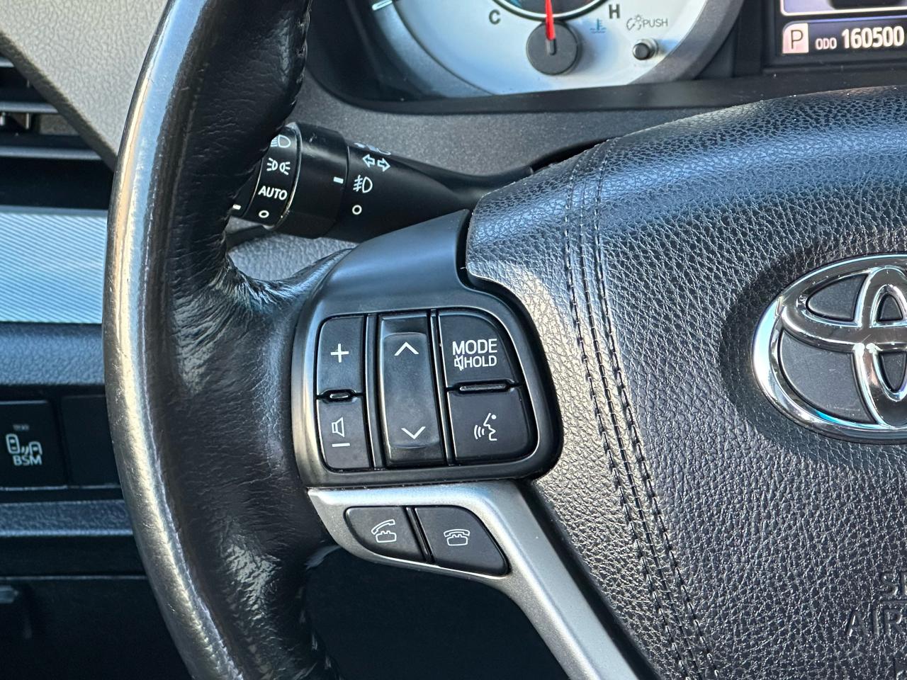 2016 Toyota Sienna 1 OWNER SE 8-Pass SUNROOF POWER DOORS - Photo #13