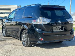 Used 2016 Toyota Sienna 1 OWNER SE 8-Pass SUNROOF POWER DOORS for sale in Oakville, ON