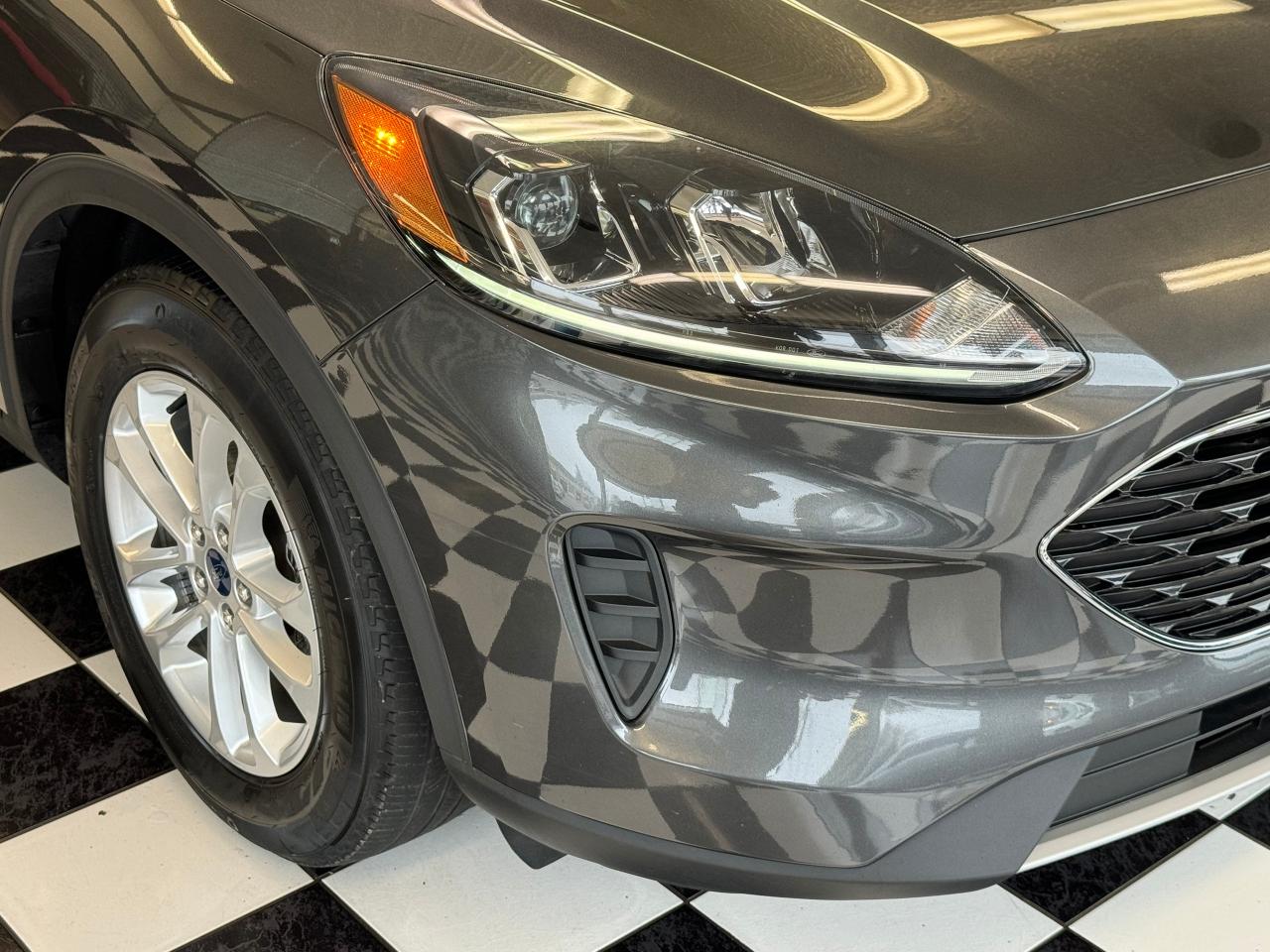 2020 Ford Escape SE+New Tires+Lane Keep+Pre Collision+Camera+BSM - Photo #42