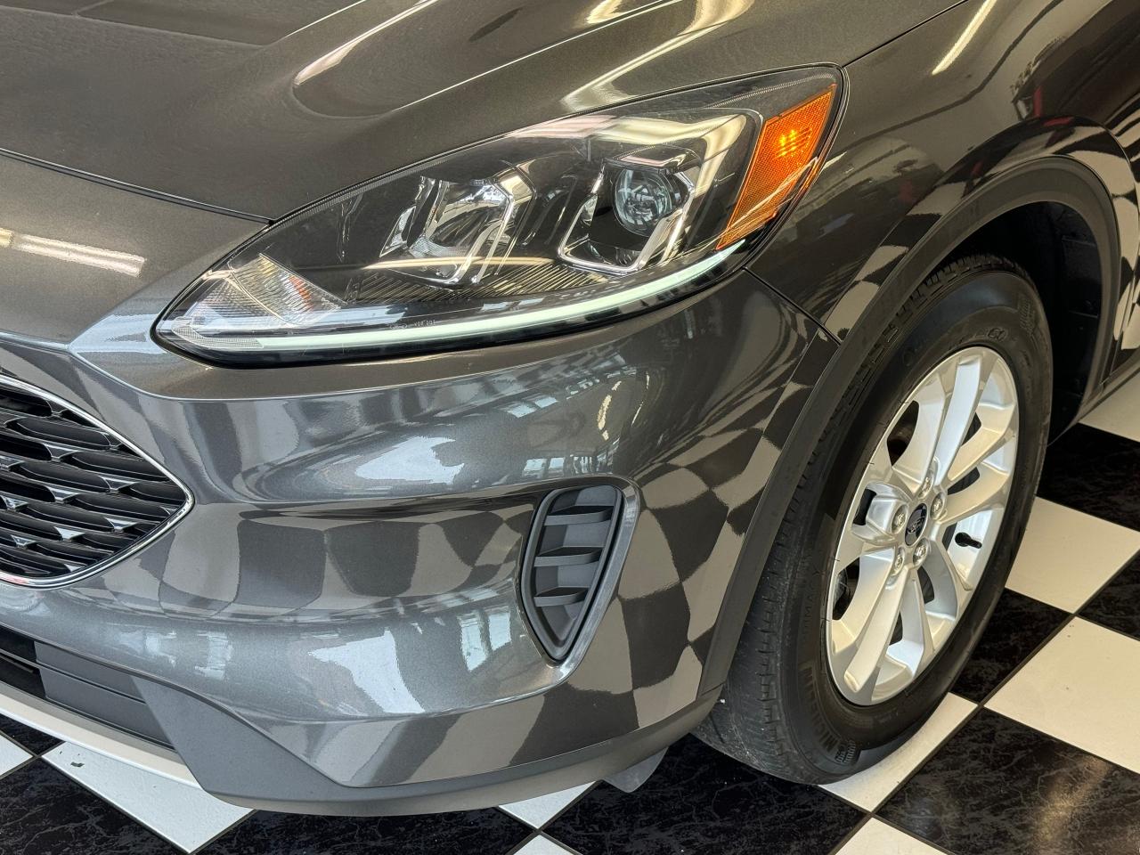 2020 Ford Escape SE+New Tires+Lane Keep+Pre Collision+Camera+BSM - Photo #43