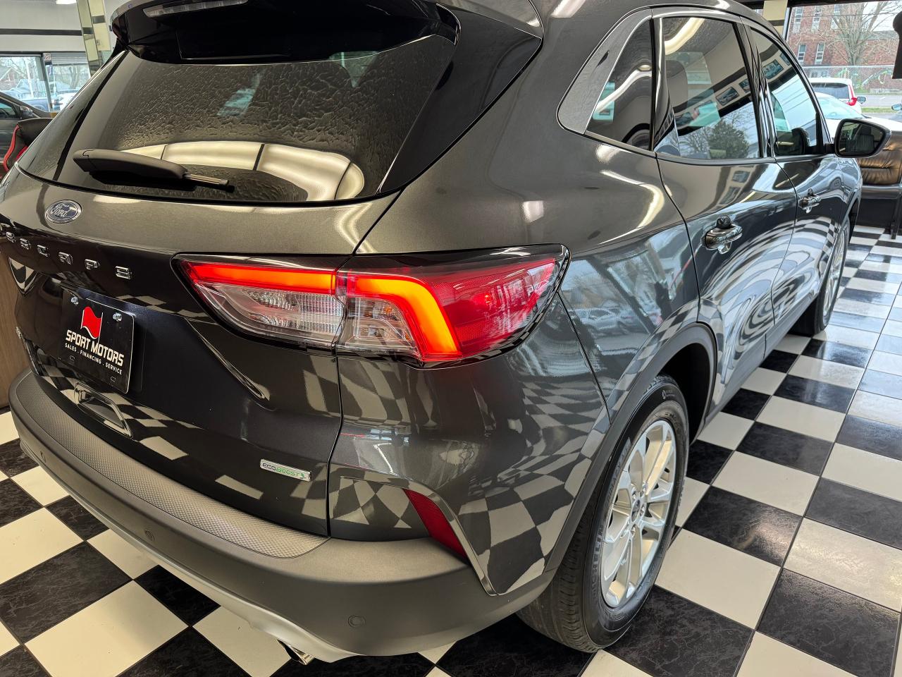2020 Ford Escape SE+New Tires+Lane Keep+Pre Collision+Camera+BSM - Photo #45