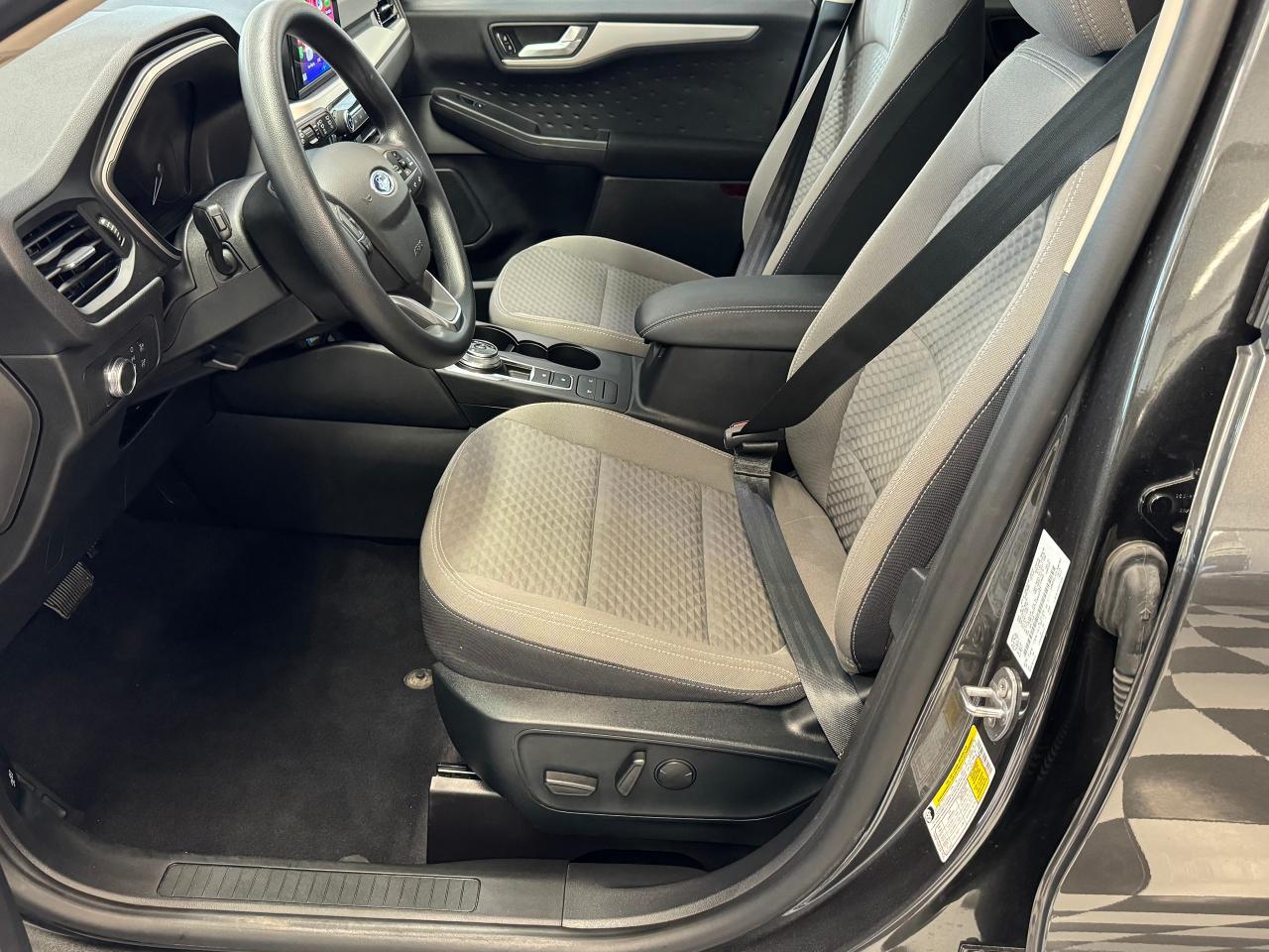 2020 Ford Escape SE+New Tires+Lane Keep+Pre Collision+Camera+BSM - Photo #17