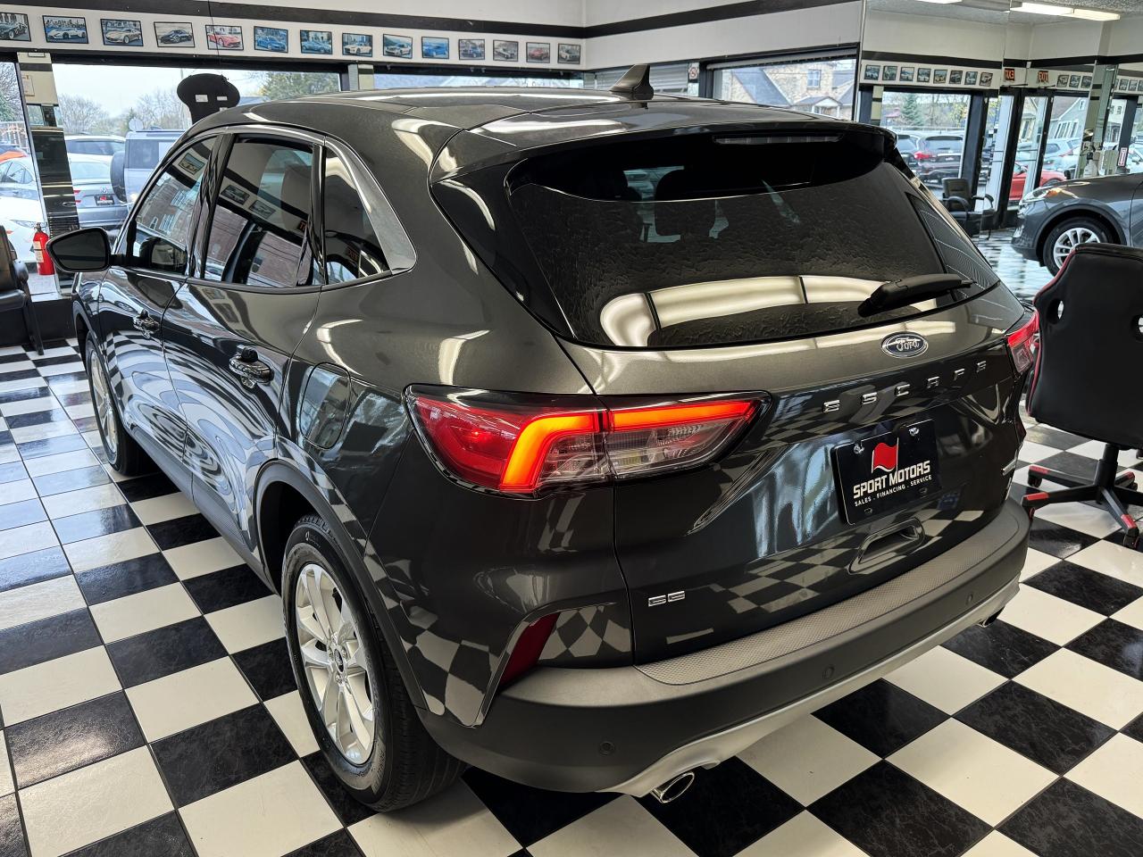 2020 Ford Escape SE+New Tires+Lane Keep+Pre Collision+Camera+BSM - Photo #2