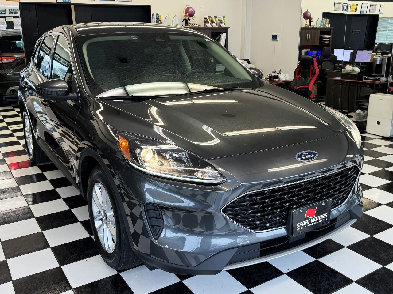 2020 Ford Escape SE+New Tires+Lane Keep+Pre Collision+Camera+BSM - Photo #5