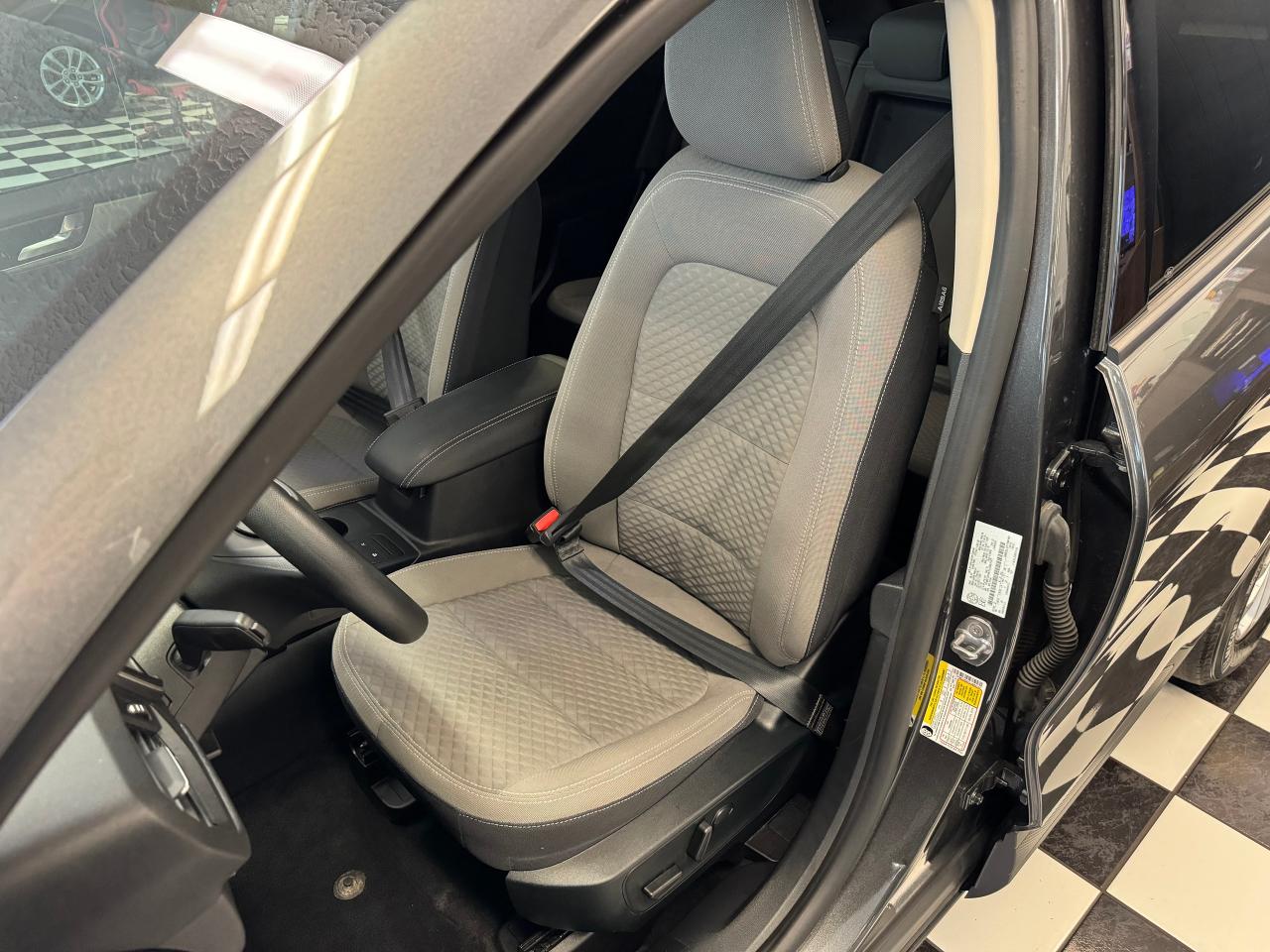2020 Ford Escape SE+New Tires+Lane Keep+Pre Collision+Camera+BSM - Photo #18