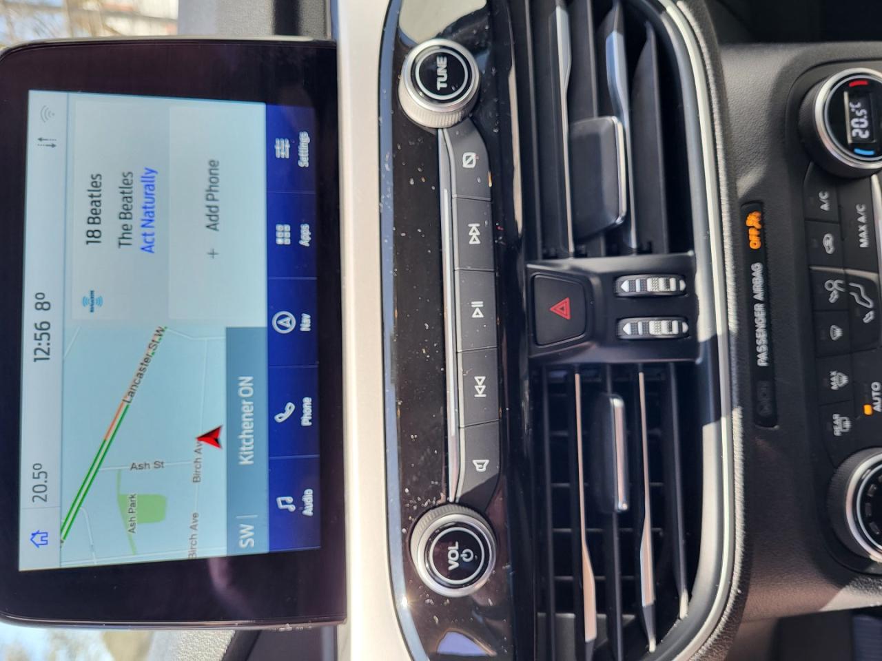 2020 Ford Escape SE AWD | Navigation | Low Km | No Accidents! | All Wheel Drive! Photo