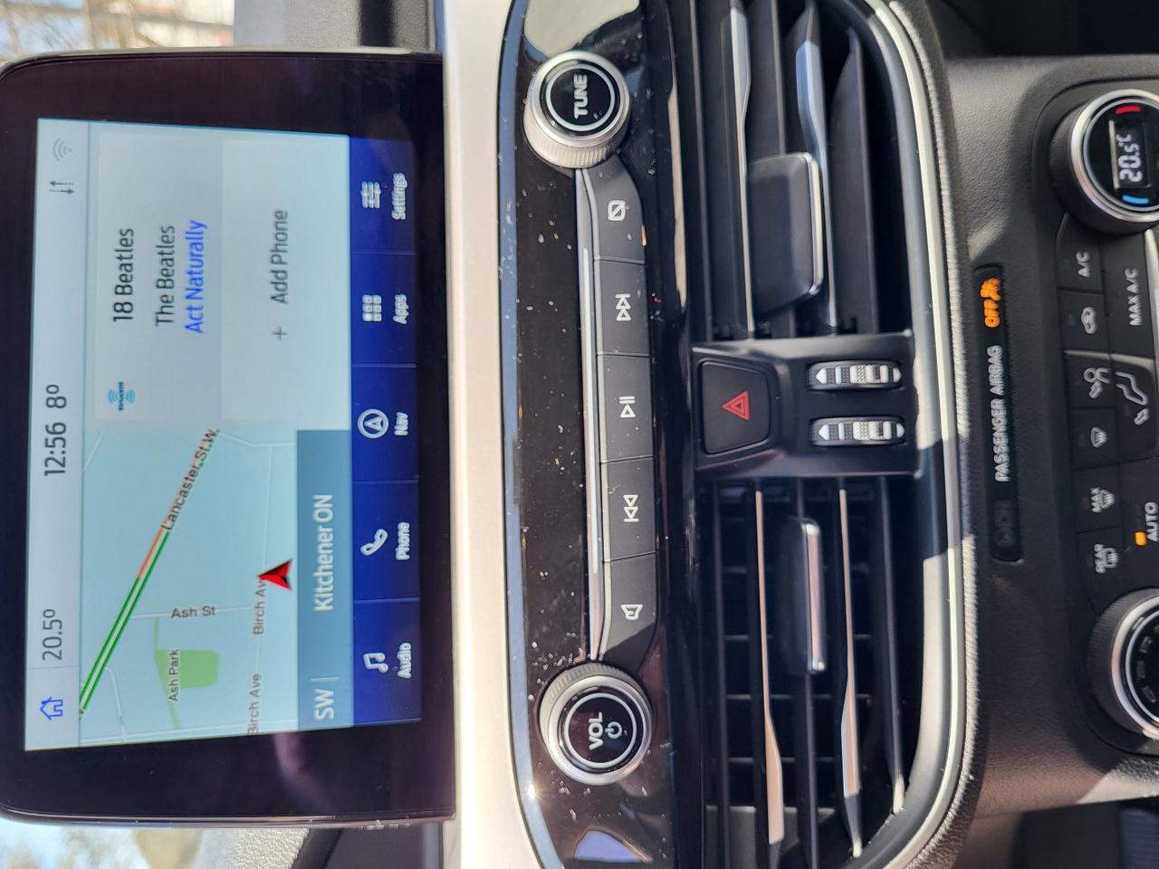 2020 Ford Escape SE AWD | Navigation | Low Km | No Accidents! | All Wheel Drive! Photo3