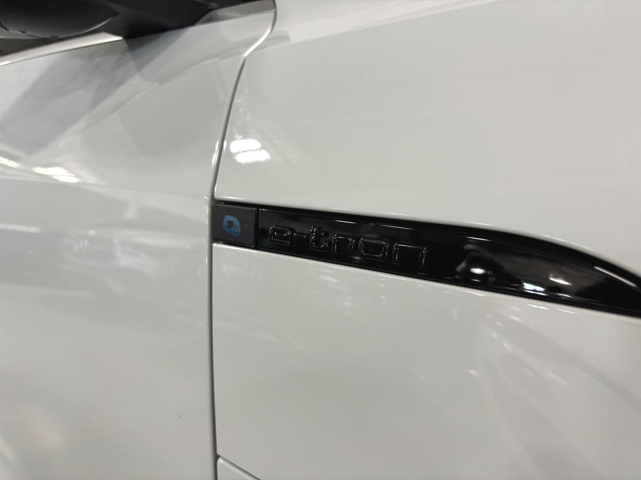 2024 Audi Q8 e-tron QUATTRO|ELECTRIC|NAV|MASSAGE|AMBIENT|PANOROOF|+++ - Photo #4