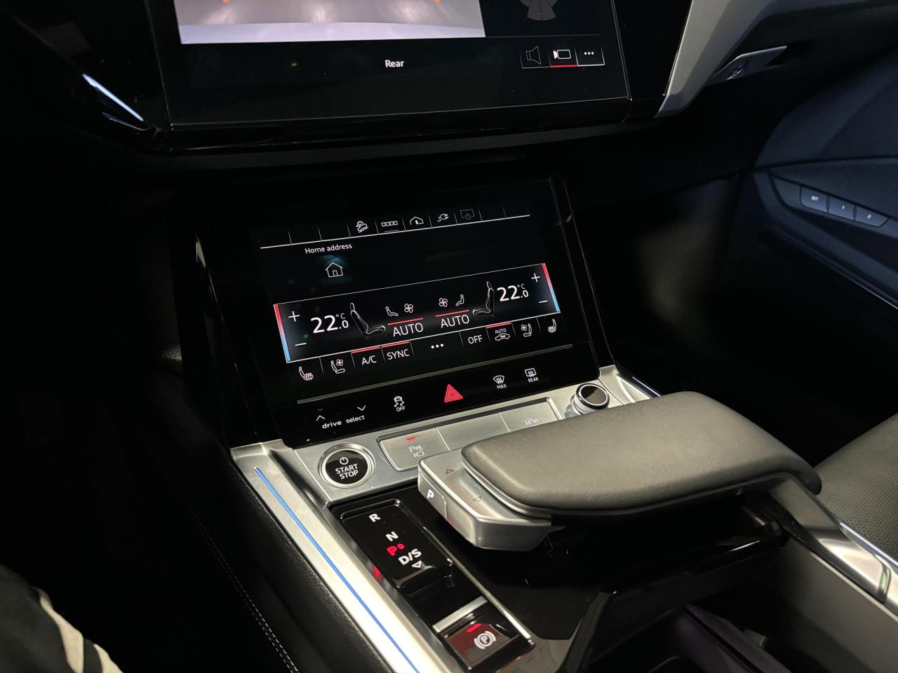 2024 Audi Q8 e-tron QUATTRO|ELECTRIC|NAV|MASSAGE|AMBIENT|PANOROOF|+++ - Photo #49