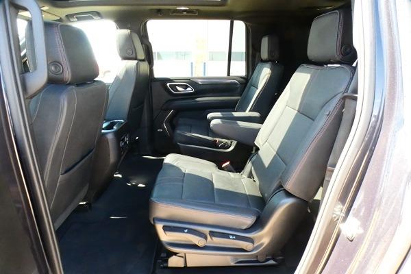 2023 Chevrolet Suburban RST 4WD Diesel w/Htd Leather, pano S/R. BUC - Photo #10