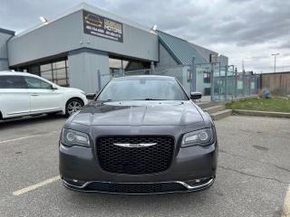 2018 Chrysler 300 MOONROOF - NAVI - BLUETOOTH - LEATHER INTERIOR - Photo #2