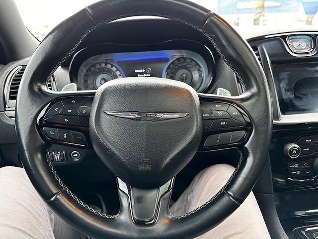 2018 Chrysler 300 MOONROOF - NAVI - BLUETOOTH - LEATHER INTERIOR - Photo #14