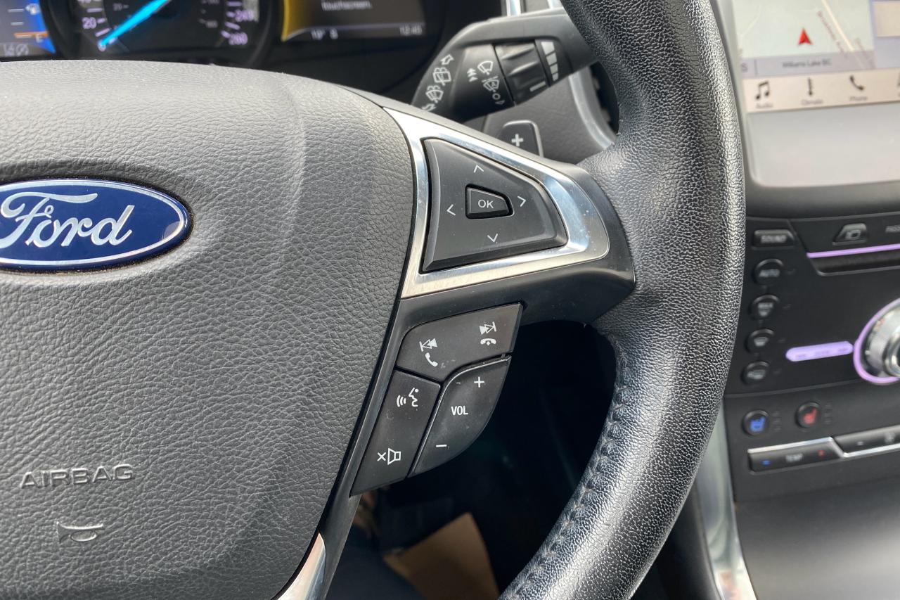 2019 Ford Edge Titanium Photo