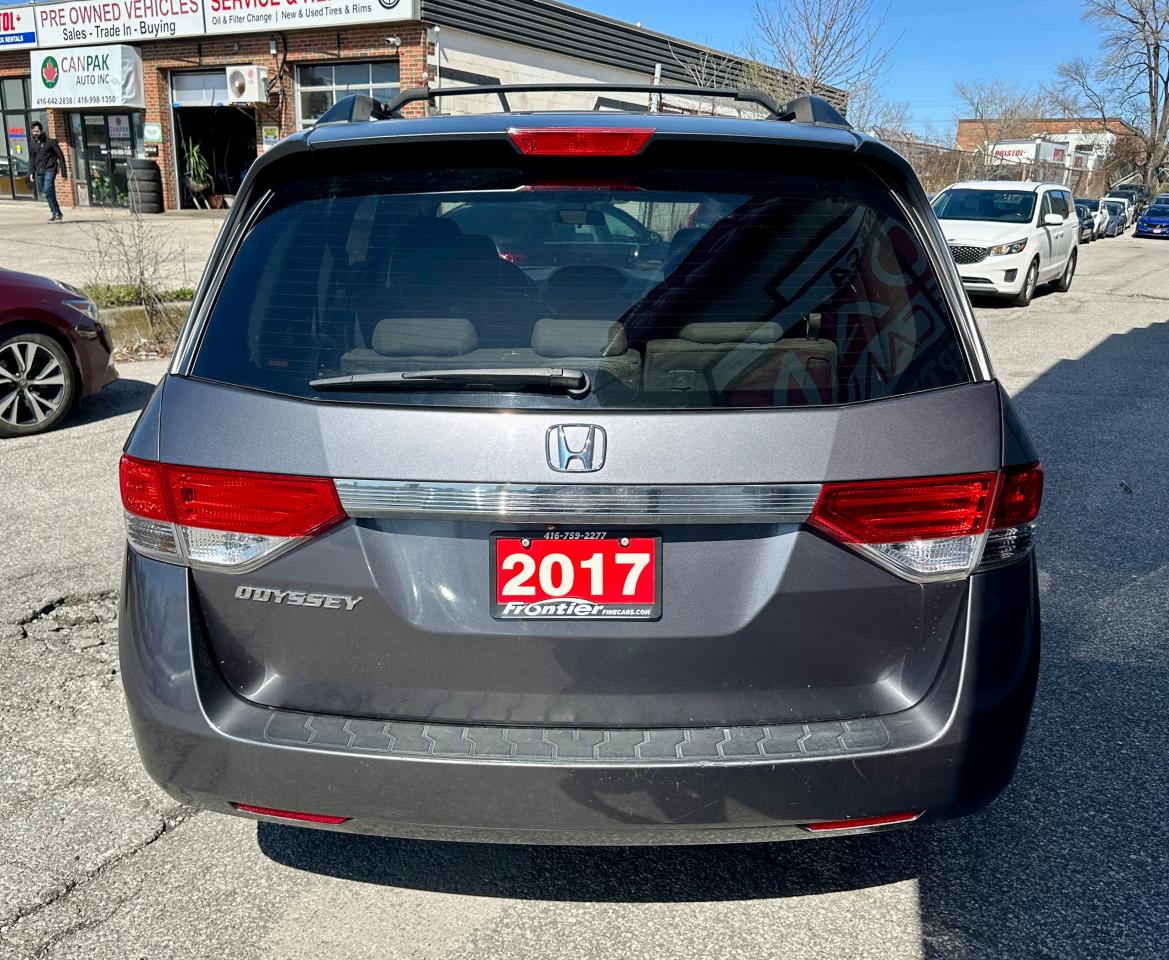 2017 Honda Odyssey EX Photo4