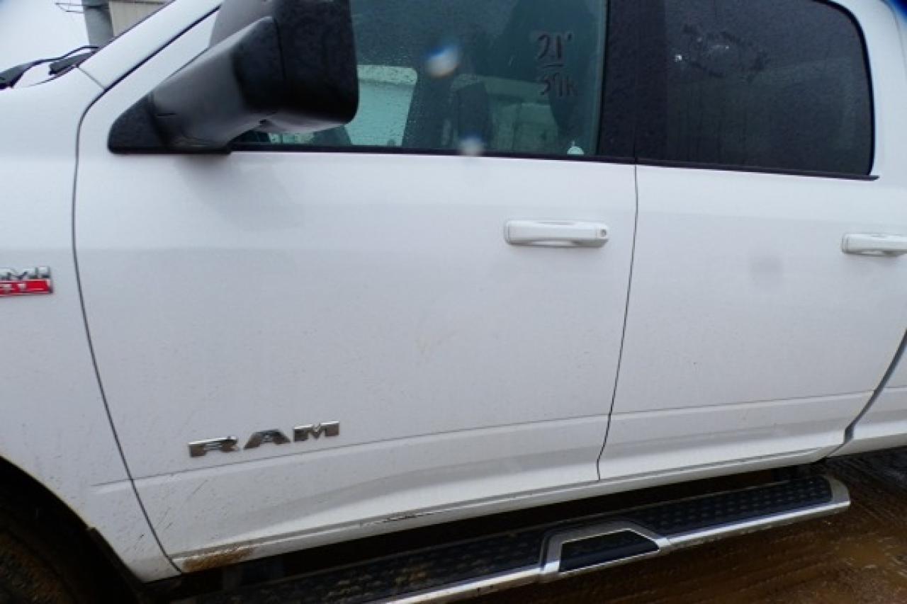 2021 Dodge Ram 3500 Big Horn 4x4 Crew Cab 8' Box w/Power Htd cloth - Photo #23