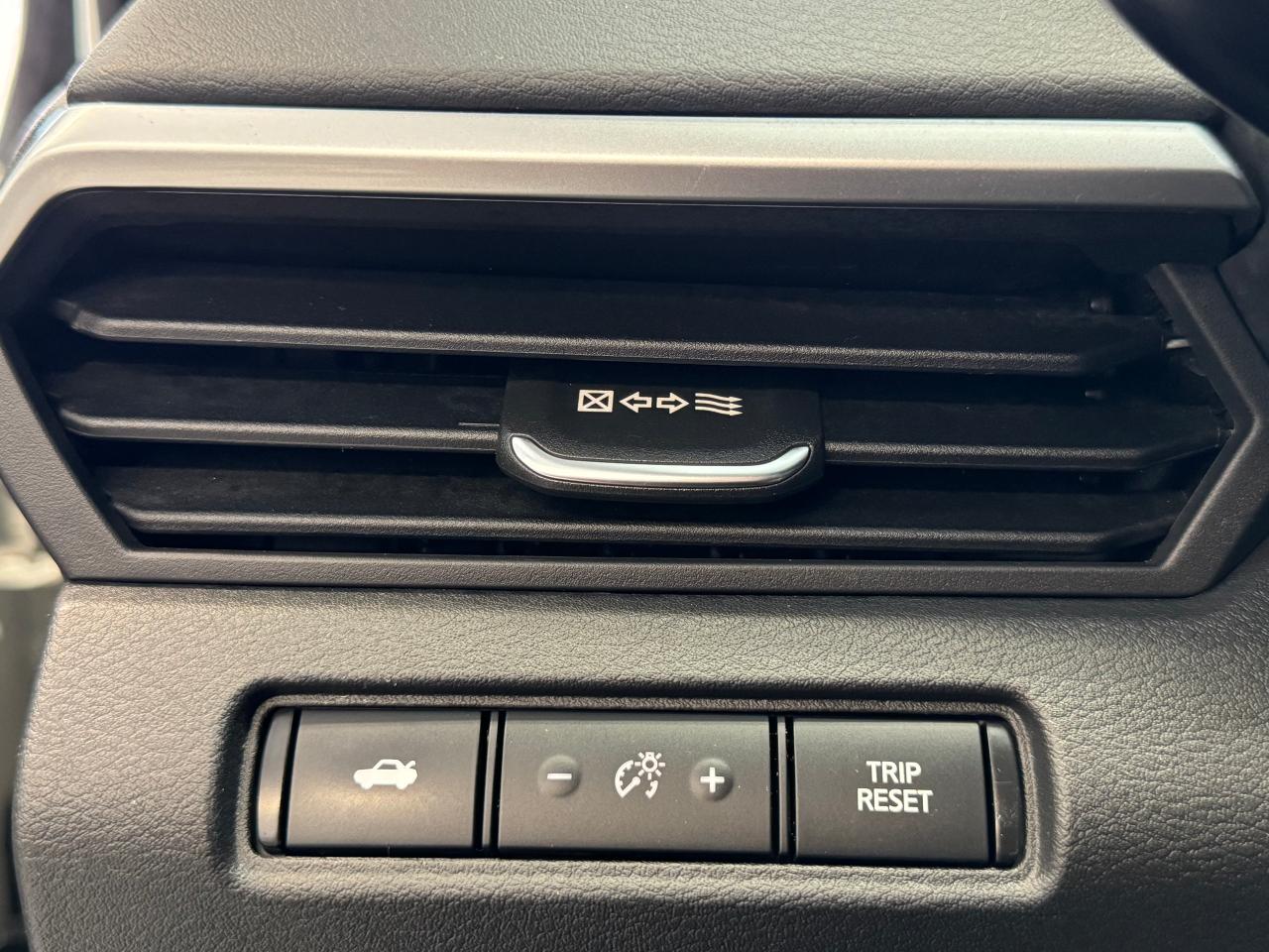 2021 Nissan Altima SE AWD 2.5L+Lane Departure+RemoteStart+CLEANCARFAX Photo118