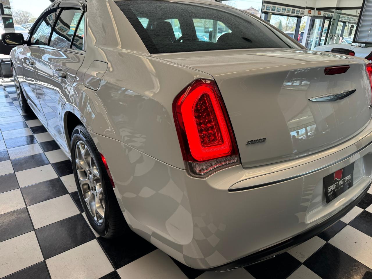 2017 Chrysler 300 300C PLATINUM AWD+New Tires+ApplePlay+AccidentFree - Photo #46