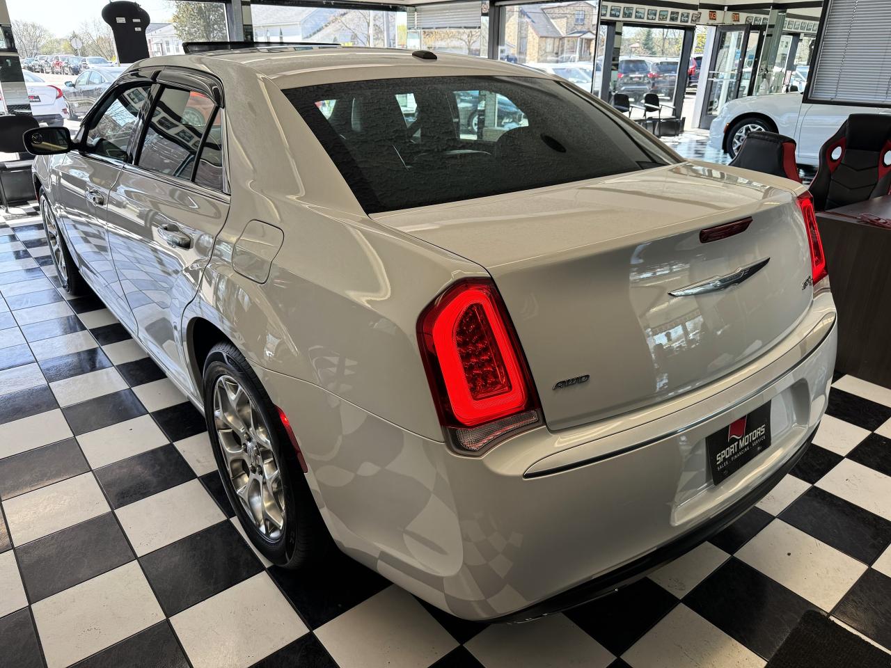 2017 Chrysler 300 300C PLATINUM AWD+New Tires+ApplePlay+AccidentFree - Photo #2