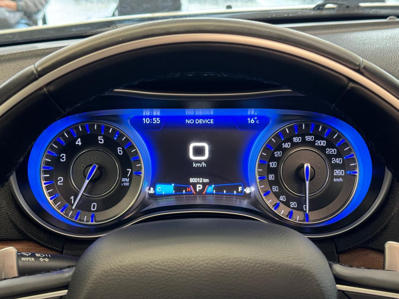 2017 Chrysler 300 300C PLATINUM AWD+New Tires+ApplePlay+AccidentFree - Photo #16