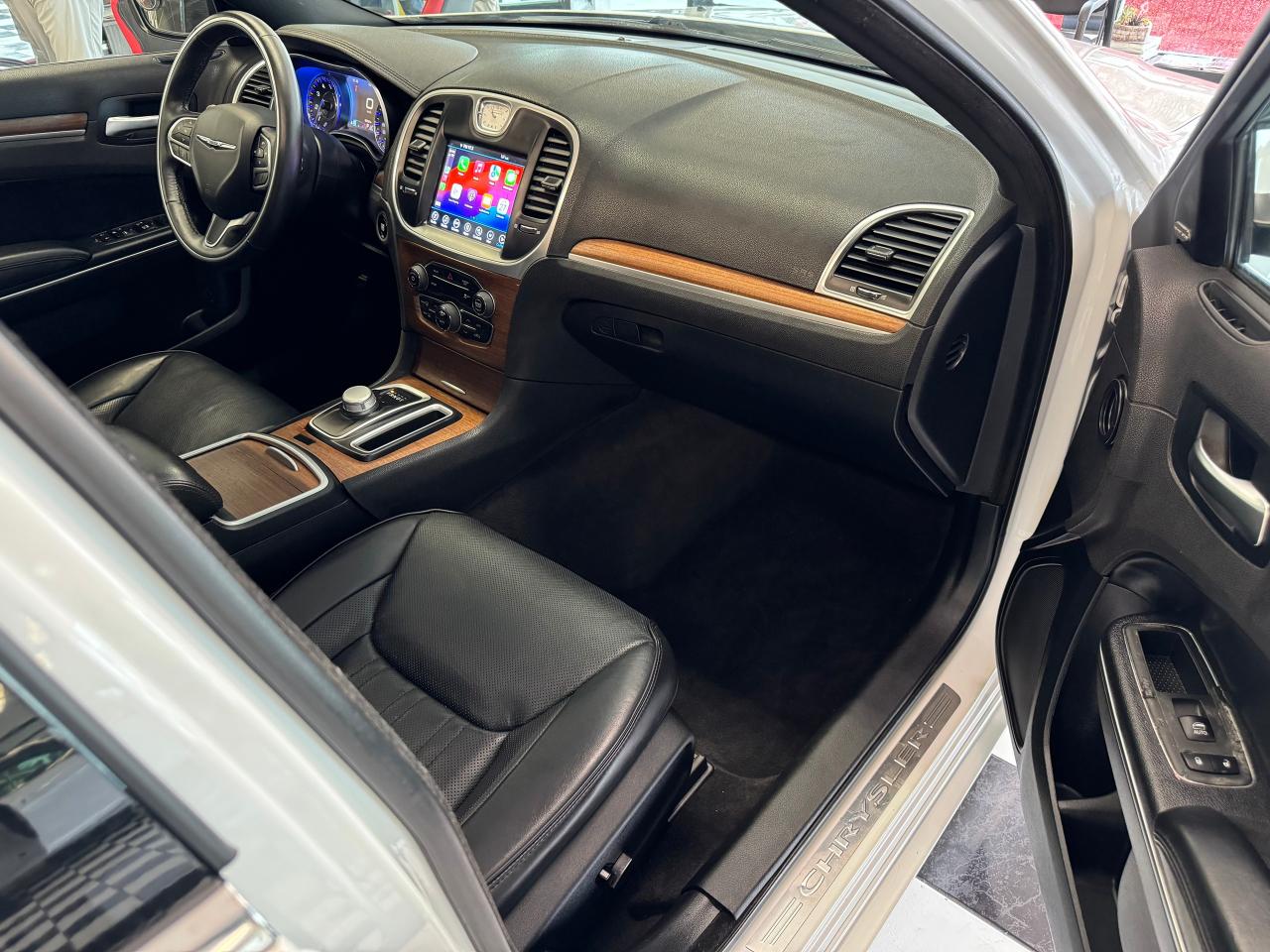 2017 Chrysler 300 300C PLATINUM AWD+New Tires+ApplePlay+AccidentFree - Photo #20