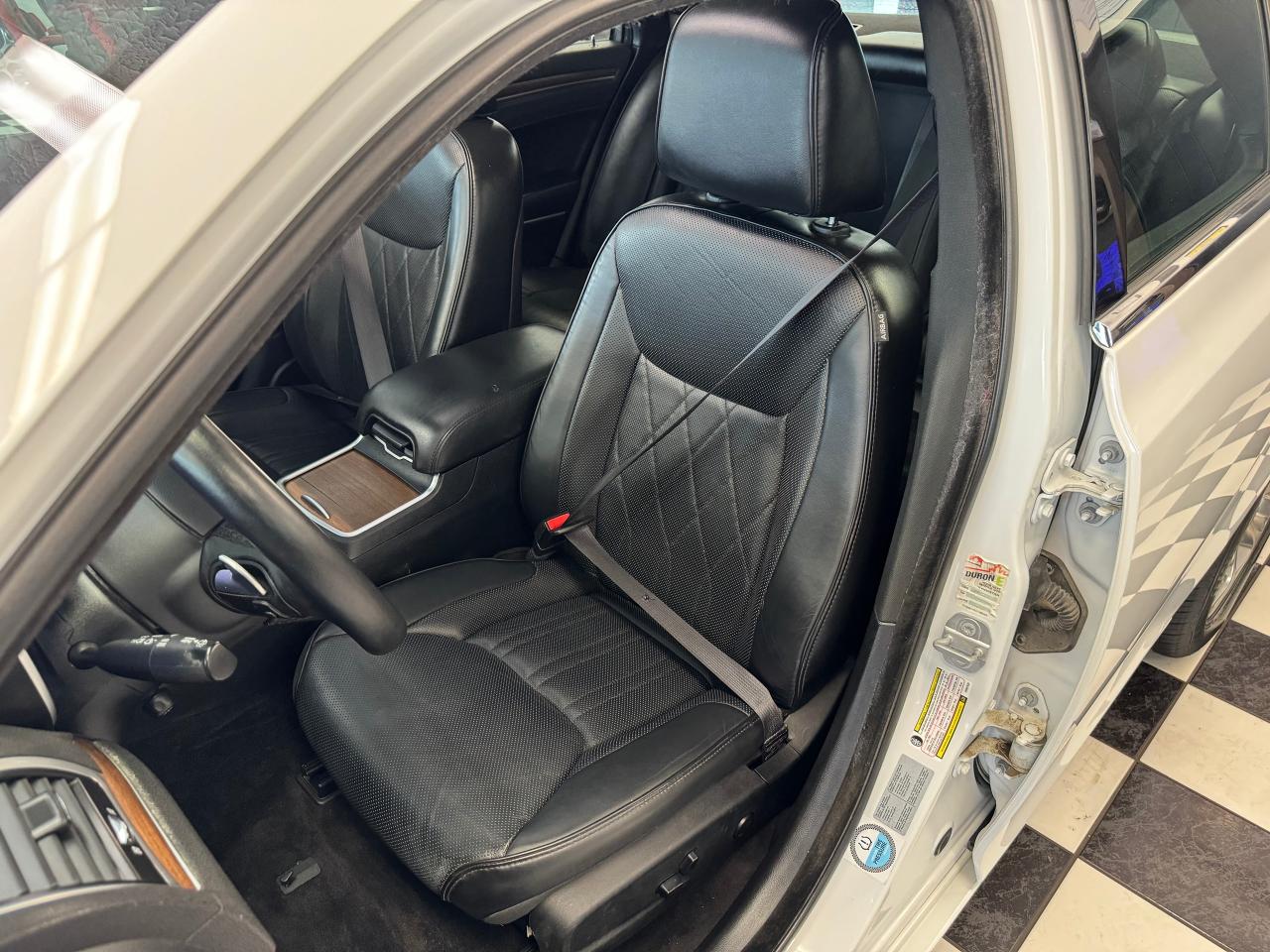 2017 Chrysler 300 300C PLATINUM AWD+New Tires+ApplePlay+AccidentFree - Photo #19