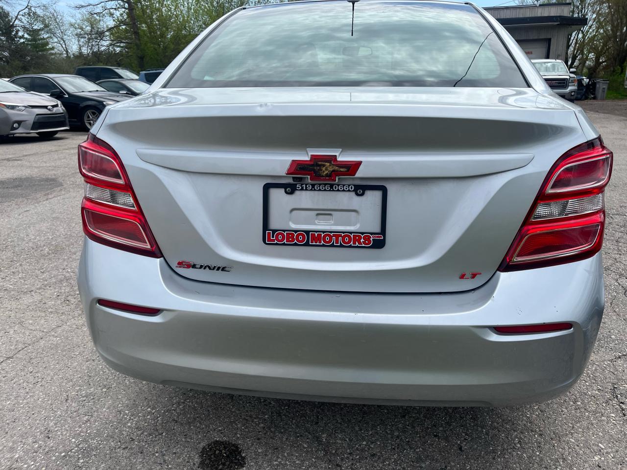 2018 Chevrolet Sonic LT Photo4