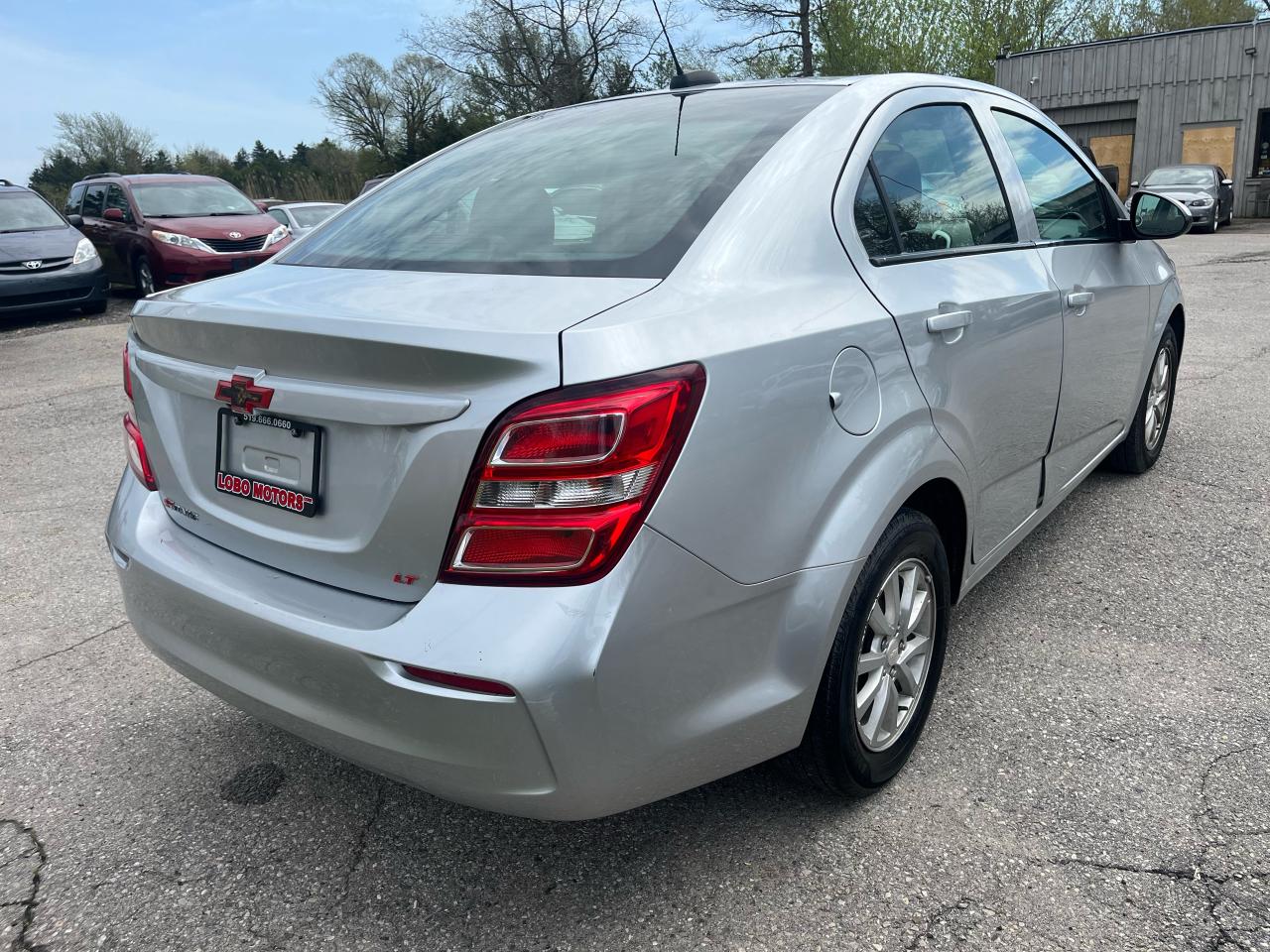 2018 Chevrolet Sonic LT Photo2