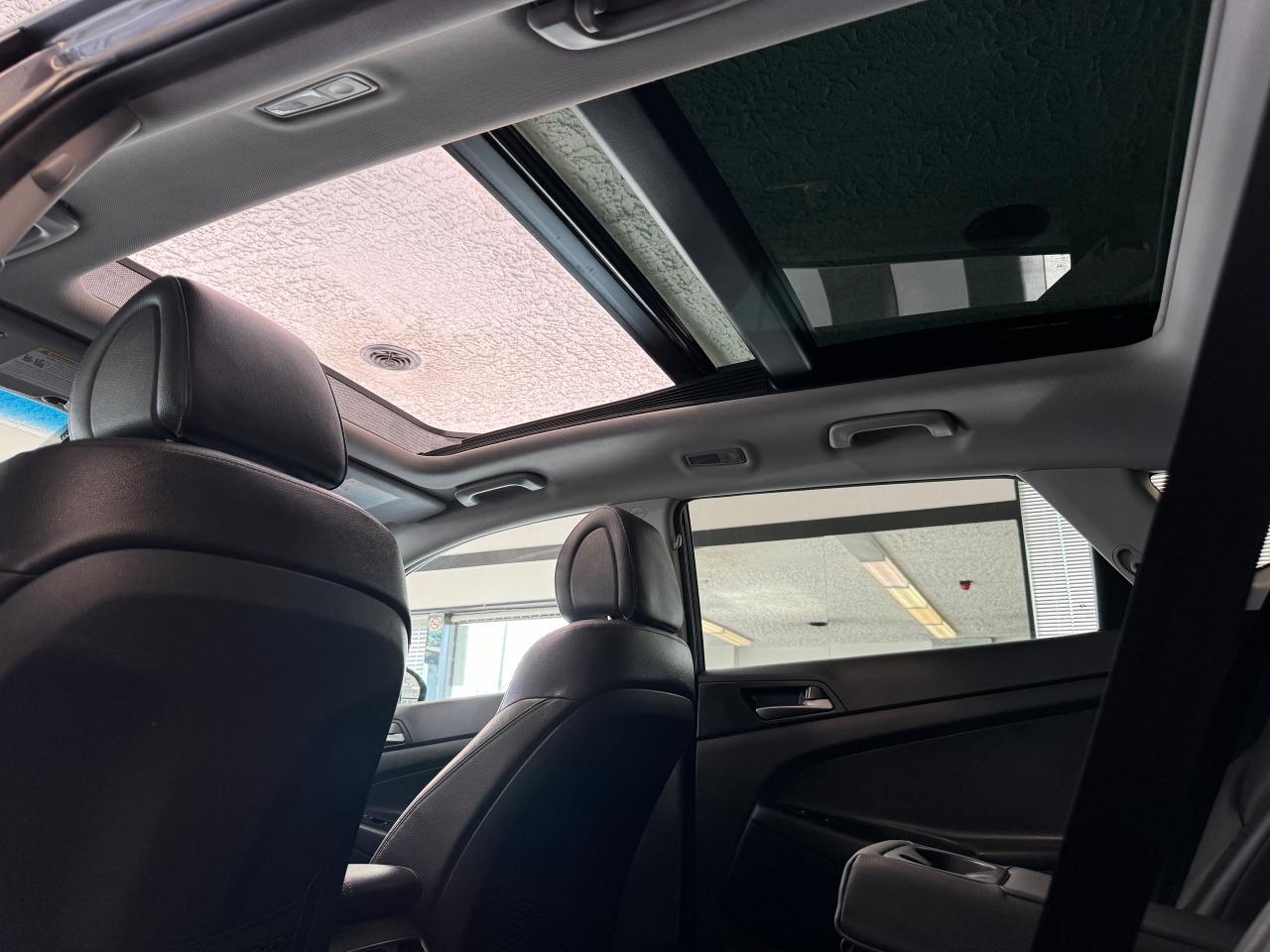 2017 Hyundai Tucson SE AWD+Camera+Heated Seats+PANO Roof+New Brakes - Photo #12