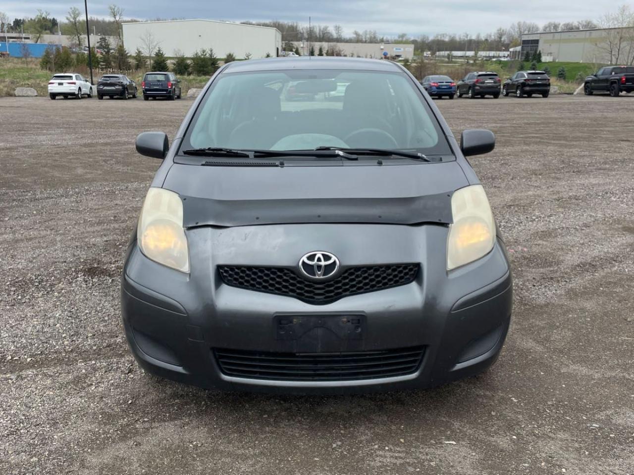 2009 Toyota Yaris LE - Photo #2