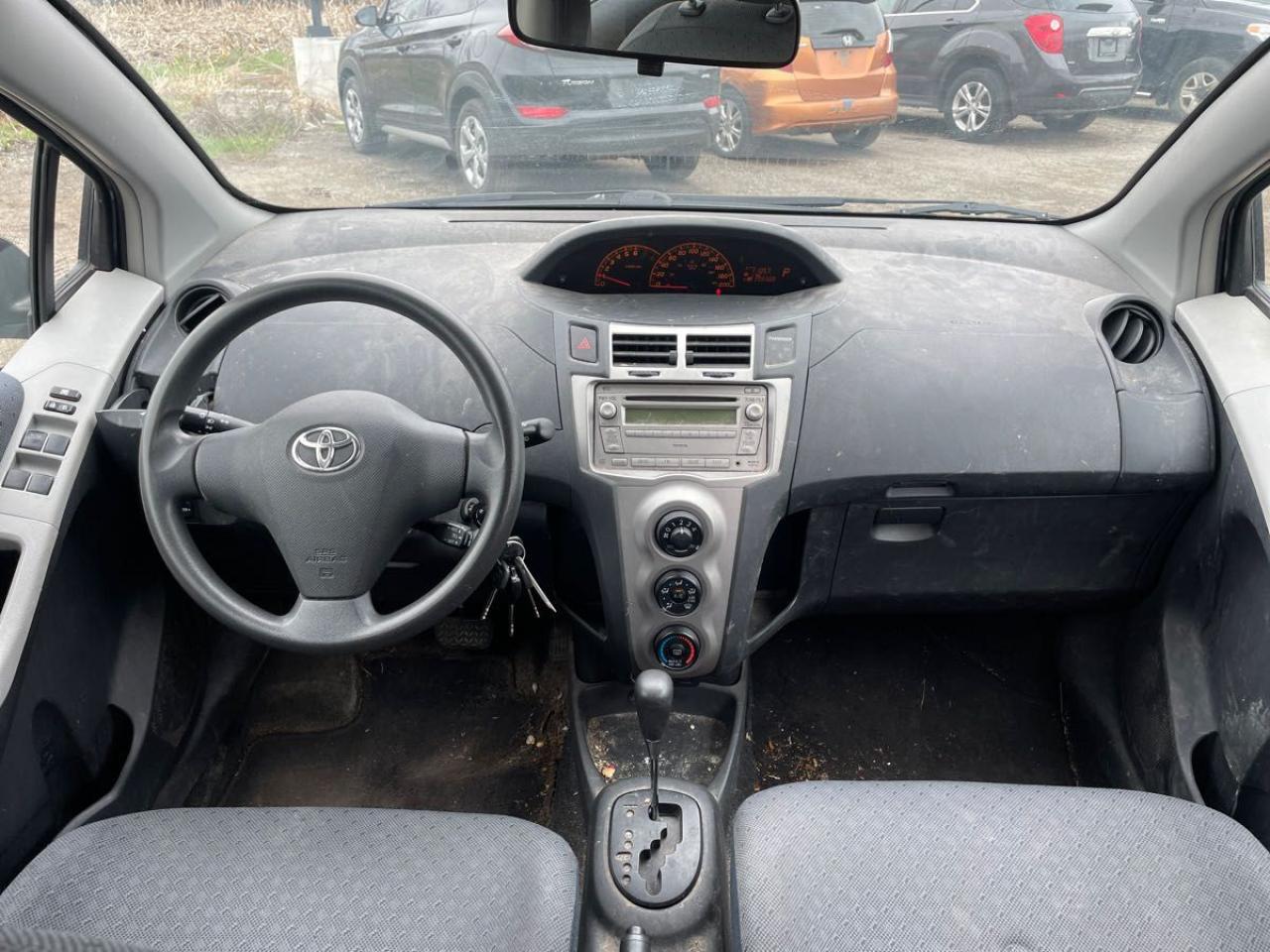 2009 Toyota Yaris LE - Photo #8