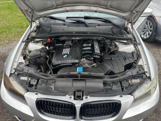 2011 BMW 3 Series 323i - Photo #2