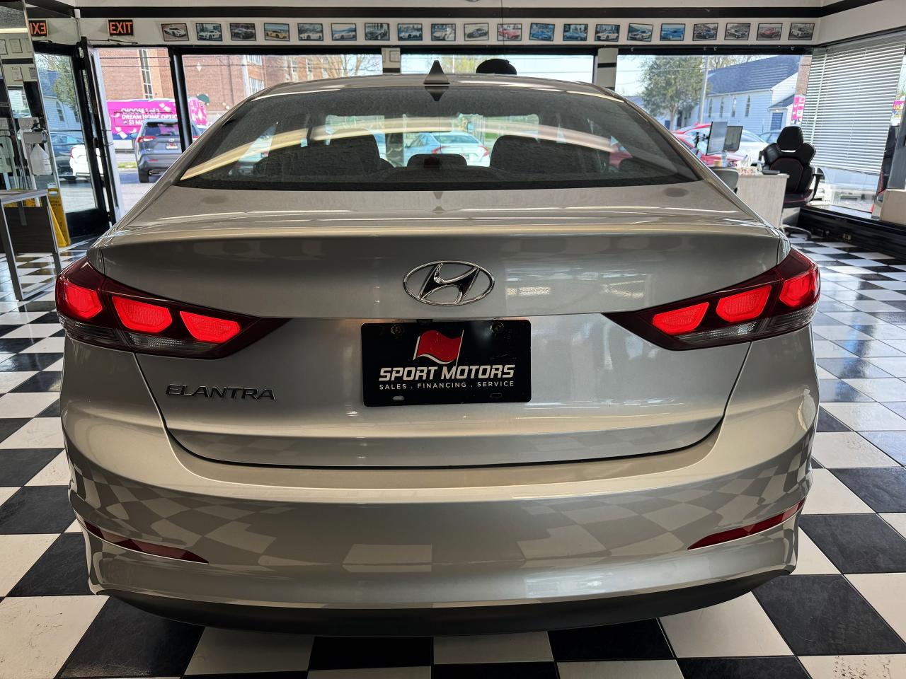 2018 Hyundai Elantra GL+ApplePlay+Camera+Heated Seats+CLEAN CARFAX - Photo #2
