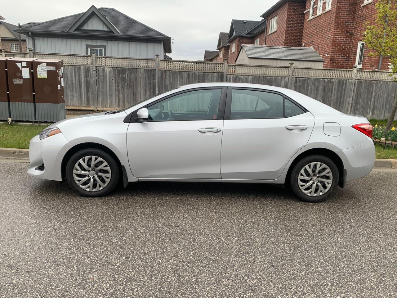 2019 Toyota Corolla LE - Photo #3