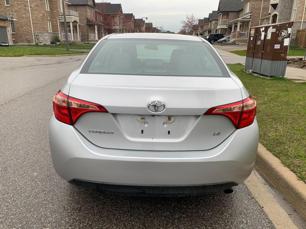 2019 Toyota Corolla LE Photo3