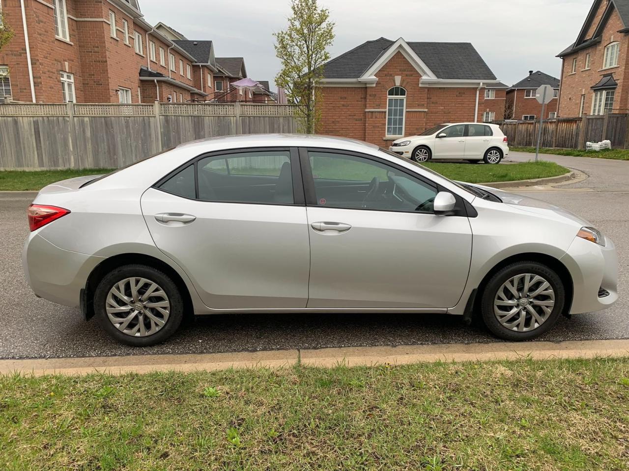 2019 Toyota Corolla LE - Photo #5