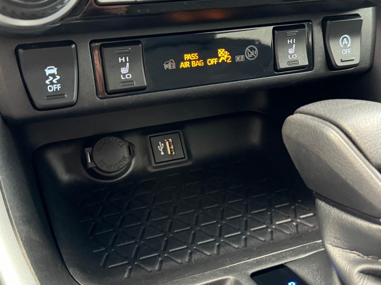 2023 Toyota RAV4 LE AWD+LKA+Adaptive Cruise+ApplePlay+CLEAN CARFAX - Photo #39
