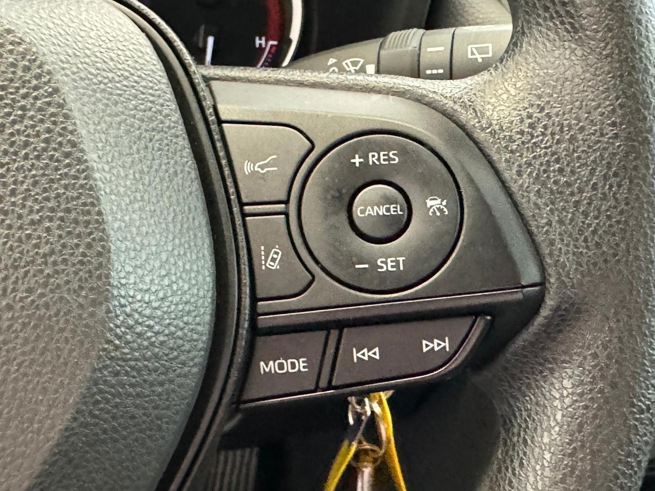 2023 Toyota RAV4 LE AWD+LKA+Adaptive Cruise+ApplePlay+CLEAN CARFAX - Photo #46