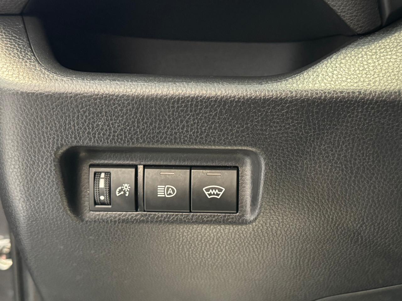 2023 Toyota RAV4 LE AWD+LKA+Adaptive Cruise+ApplePlay+CLEAN CARFAX - Photo #50