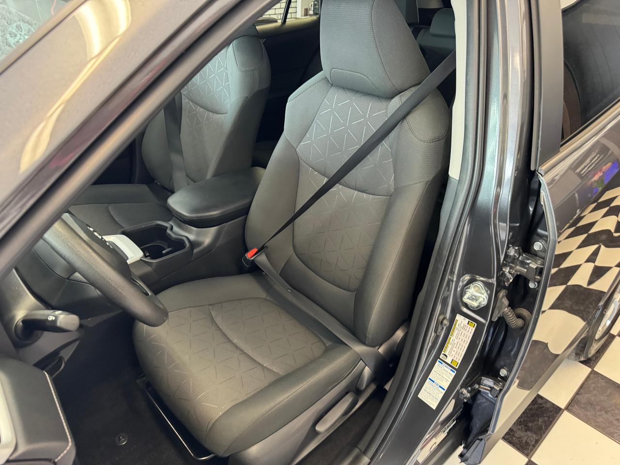 2023 Toyota RAV4 LE AWD+LKA+Adaptive Cruise+ApplePlay+CLEAN CARFAX - Photo #22