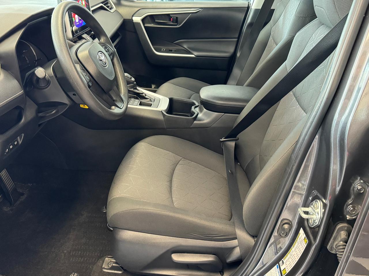 2023 Toyota RAV4 LE AWD+LKA+Adaptive Cruise+ApplePlay+CLEAN CARFAX - Photo #21
