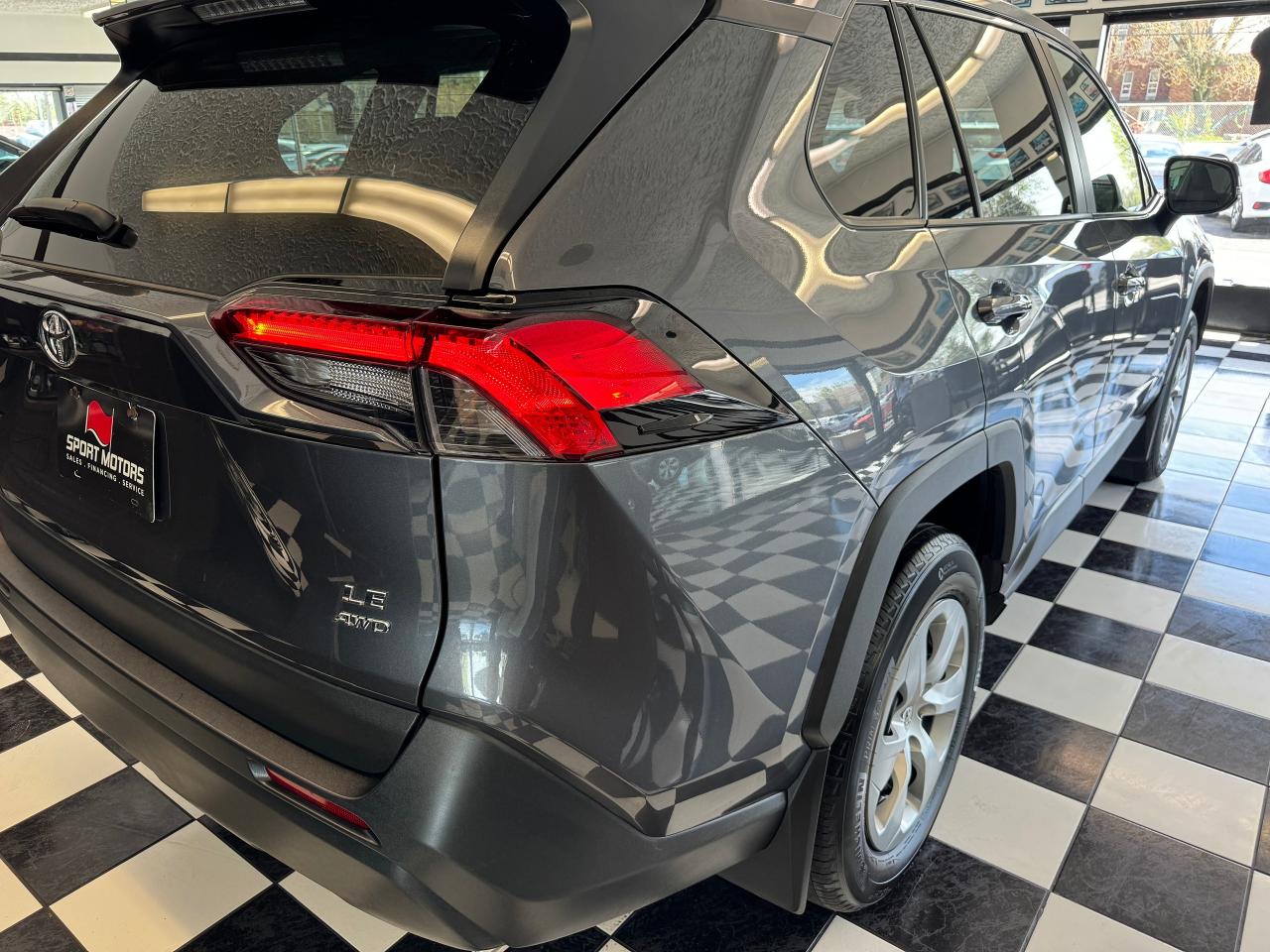 2023 Toyota RAV4 LE AWD+LKA+Adaptive Cruise+ApplePlay+CLEAN CARFAX - Photo #43