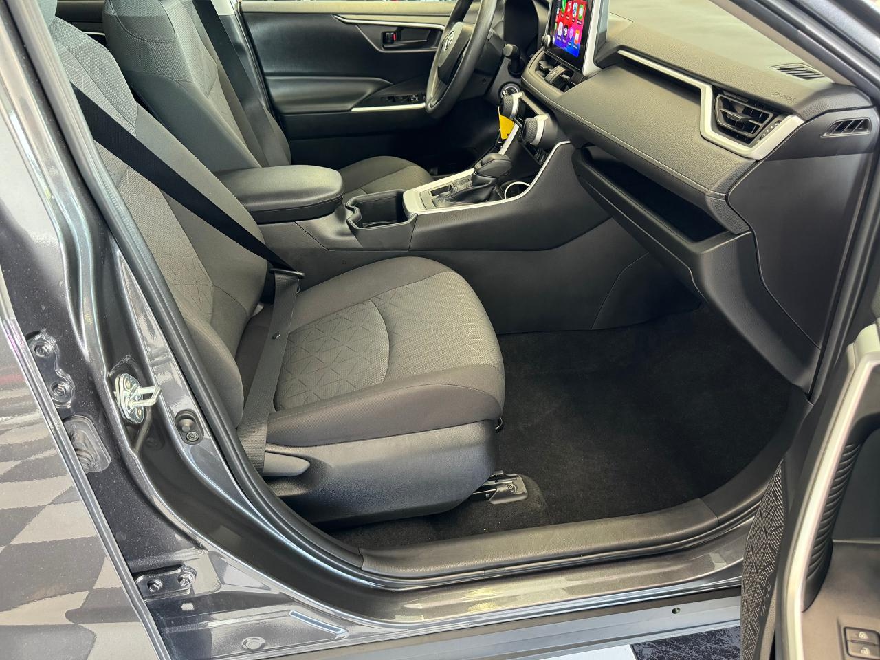 2023 Toyota RAV4 LE AWD+LKA+Adaptive Cruise+ApplePlay+CLEAN CARFAX - Photo #24