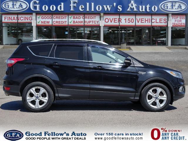 2017 Ford Escape TITANIUM MODEL, AWD, LEATHER SEATS, PANORAMIC ROOF Photo3