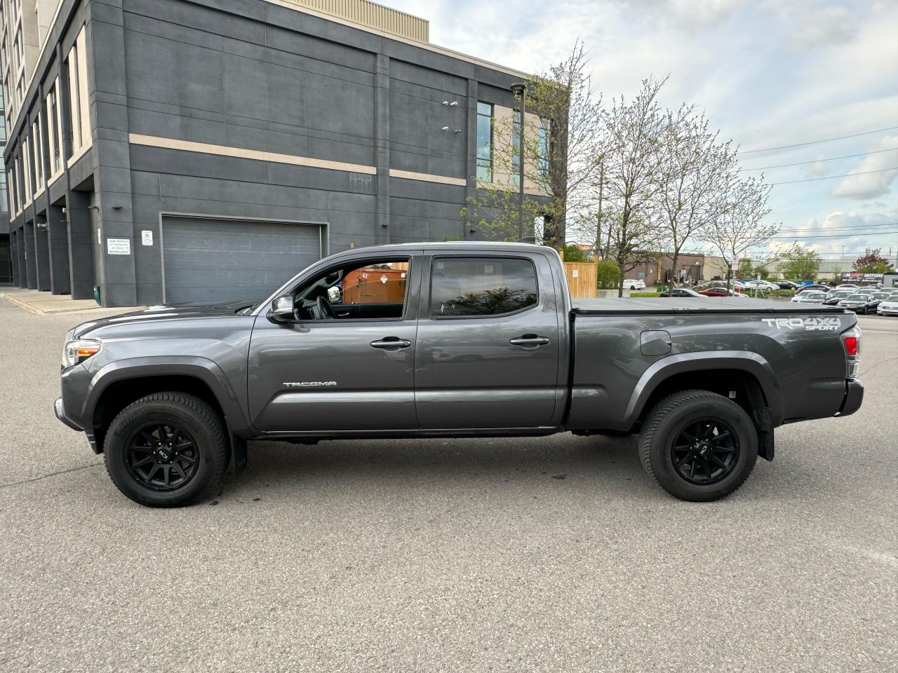 2022 Toyota Tacoma  - Photo #9