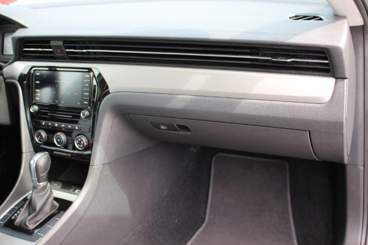 2020 Volkswagen Passat Comfortline*Heated Seats*CarPlay*Rear Cam*2.L-4cyl - Photo #10