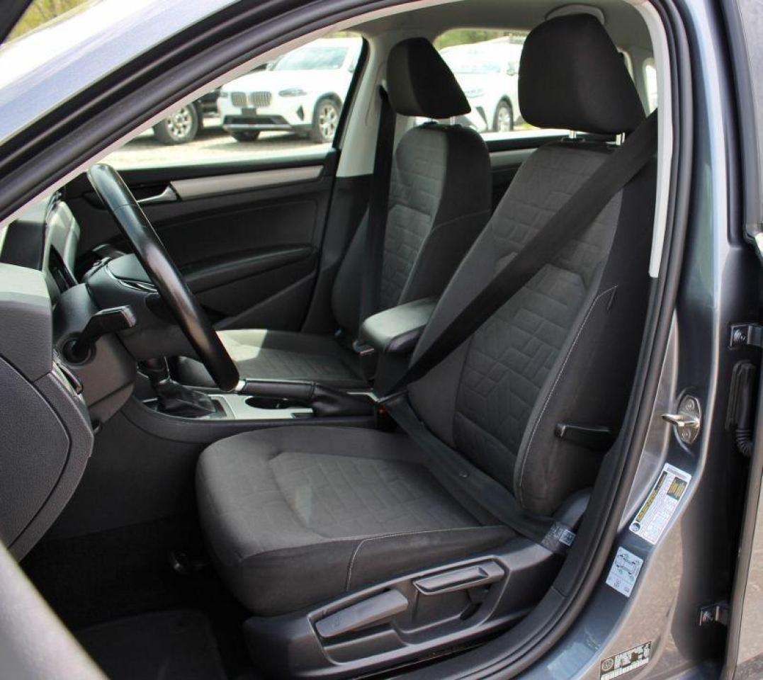 2020 Volkswagen Passat Comfortline*Heated Seats*CarPlay*Rear Cam*2.L-4cyl - Photo #12
