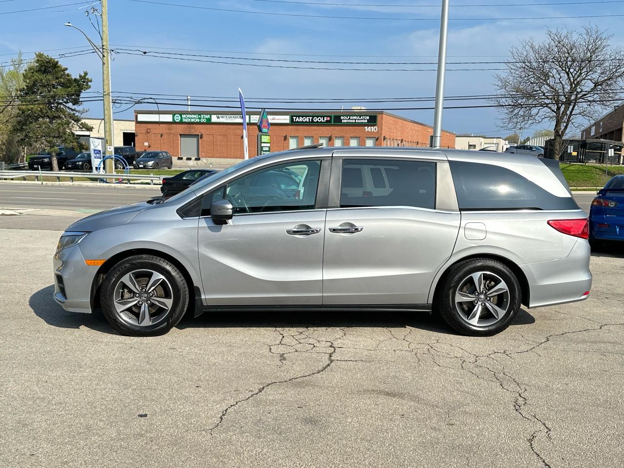2018 Honda Odyssey EX-RES Photo3