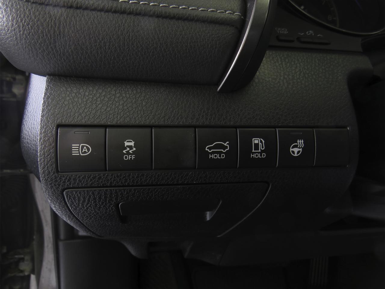 2021 Toyota Camry SE | AWD | Leather | Sunroof | ACC | BSM | CarPlay